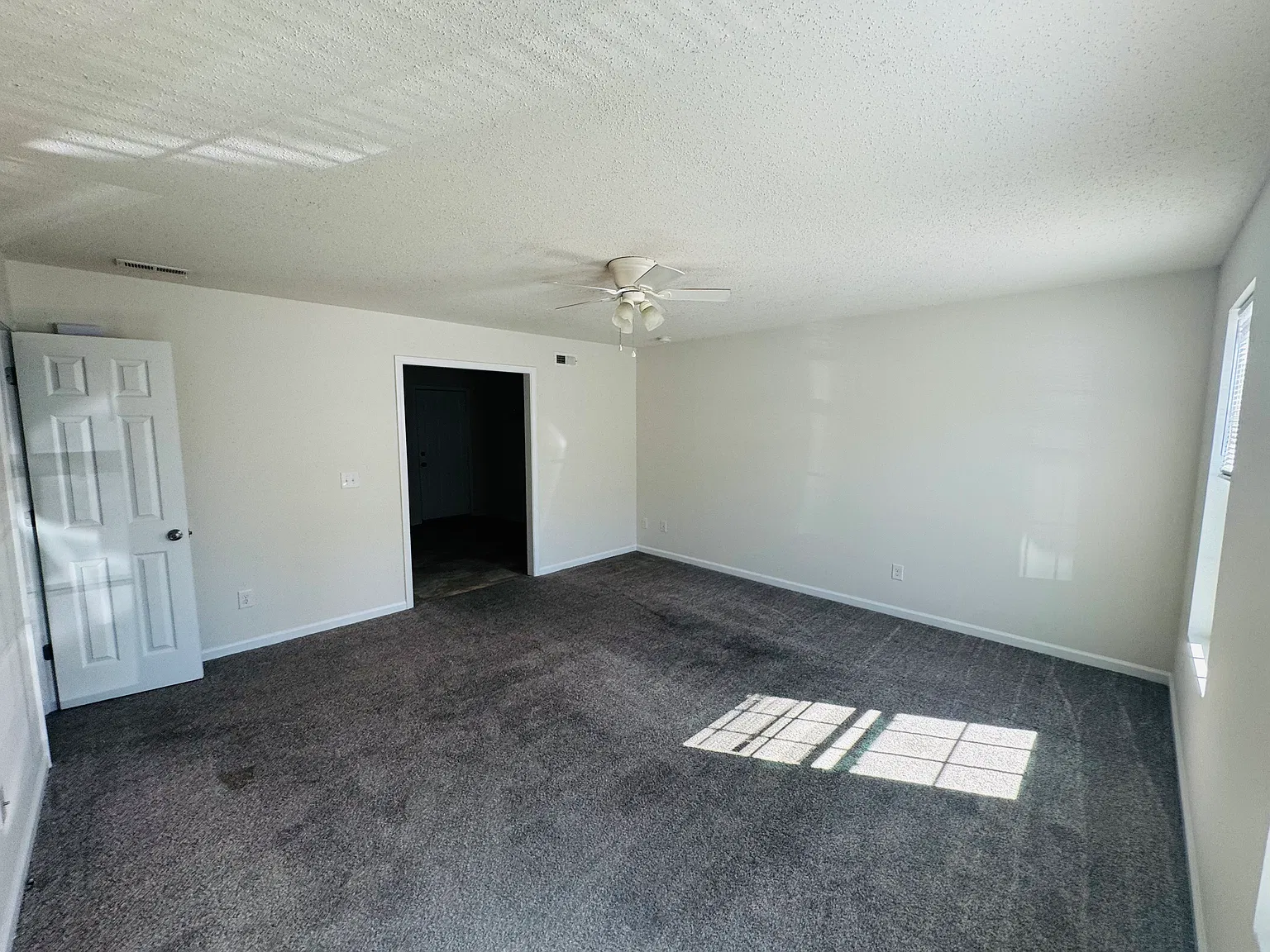 2 bed, 1.5 bath, 1100 sqft, $1,100 — Photo 4