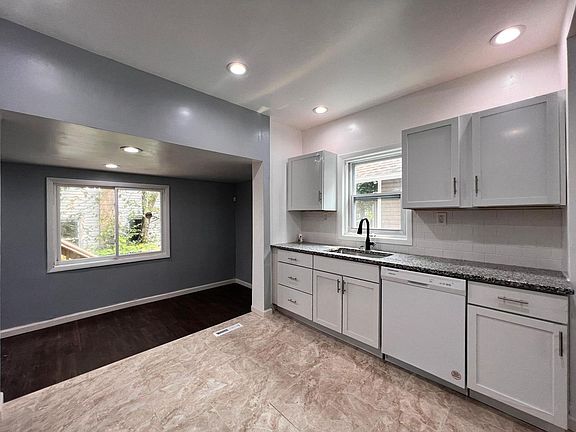 3rd image of 2189 W 81st St