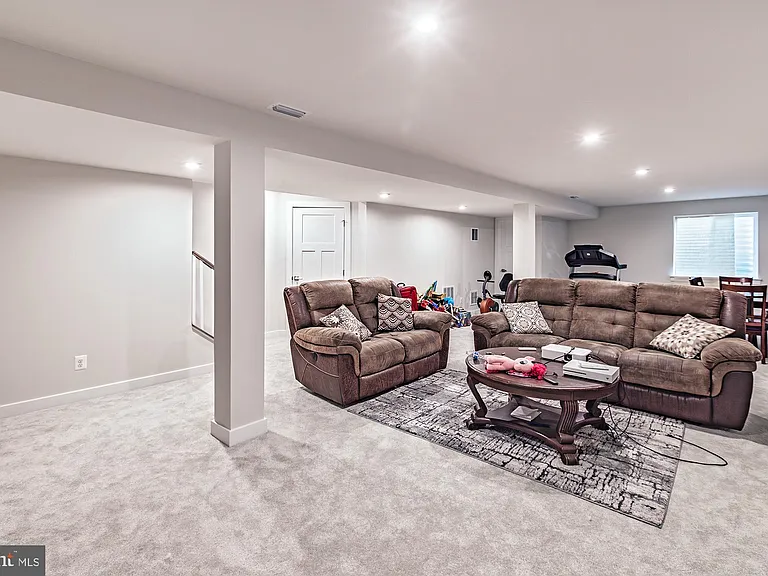 604 Longleaf Dr — Photo 8