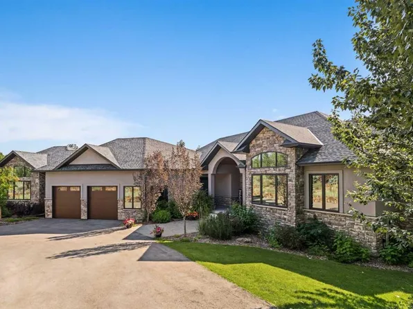 25205D NW Bearspaw Pl, Rocky View County, AB T3R 1H5