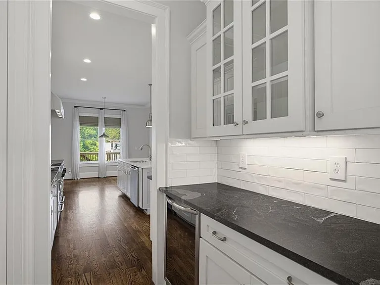 1452 Woodland Hills Dr NE — Photo 23