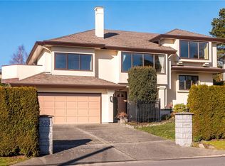 1568 Rockland Ave, Victoria, BC V8S1W5