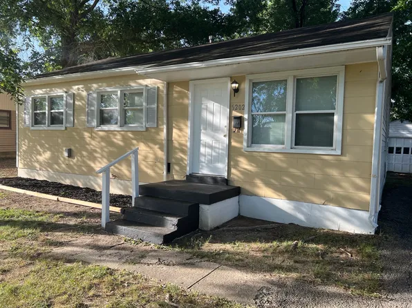 5202 Broadmoor Blvd, Louisville, KY 40218