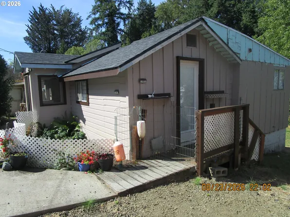 761 N Adams St, Coquille, OR 97423