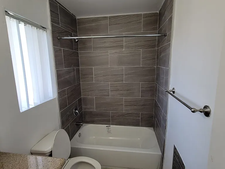 6336 Tujunga Ave — Photo 9