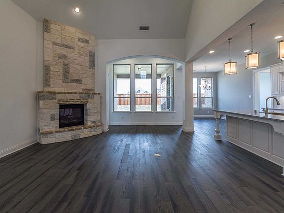 4th image of 3907 Cathedral Oak Dr