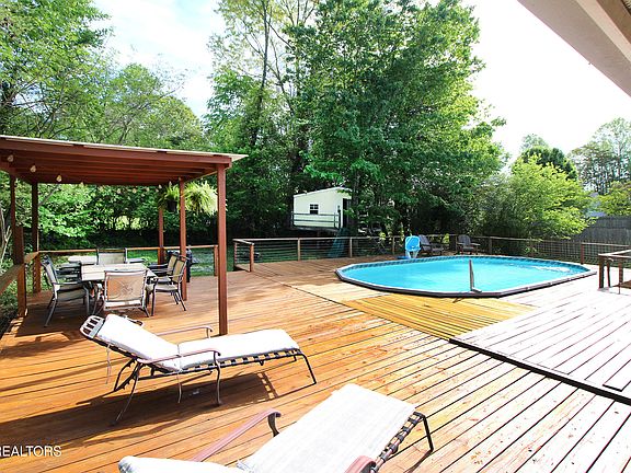 3rd image of 7804 Silverbridge Ct