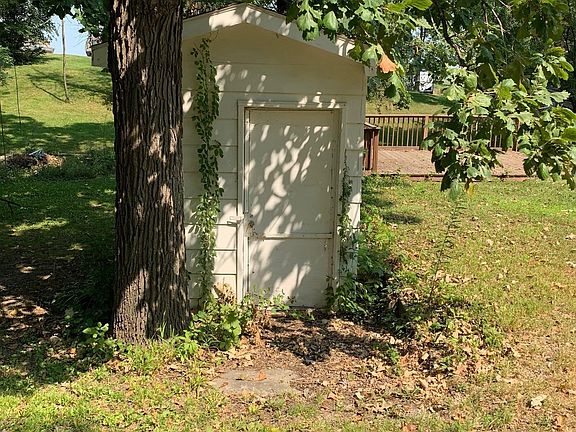3rd image of 5135 Aurora Dr