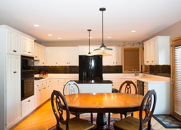 5th image of 13905 W Cynthia Ln