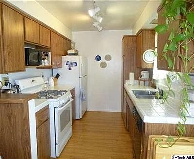 4th image of 11138 Aqua Vista St APT 28