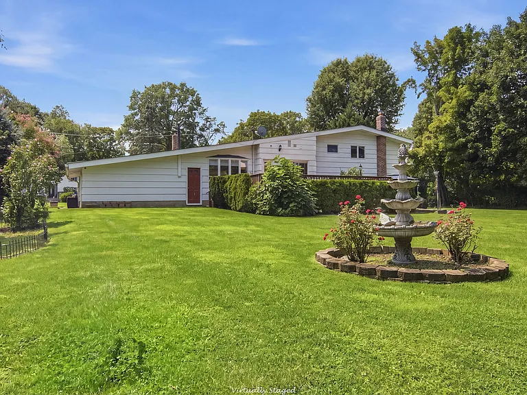 7 Laurie Pl — Photo 25