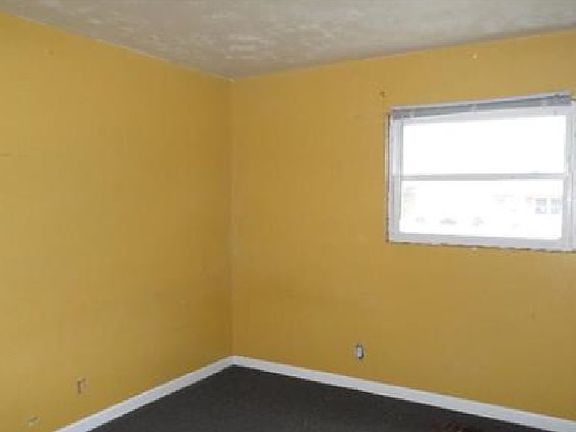 4th image of 2200 Maumee Pl