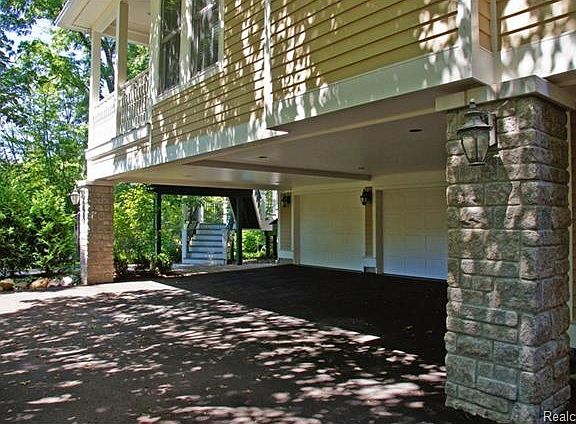 2nd image of 1059 Penniman Ave