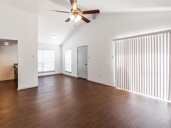 4th image of 1904 Valley Hill Cir #B