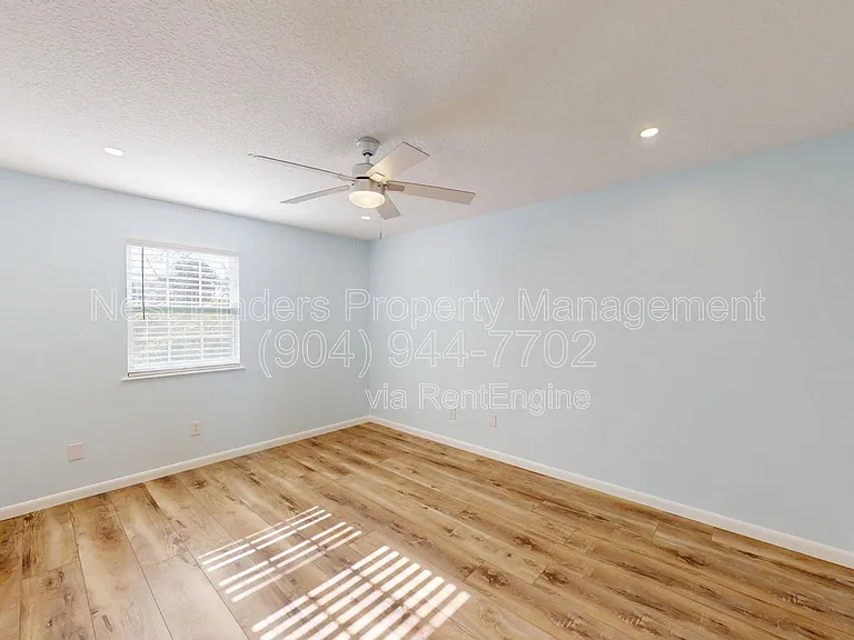 450 Aquatic Dr — Photo 13