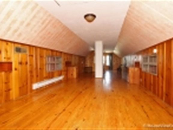 2nd image of 2040 Thilenius St