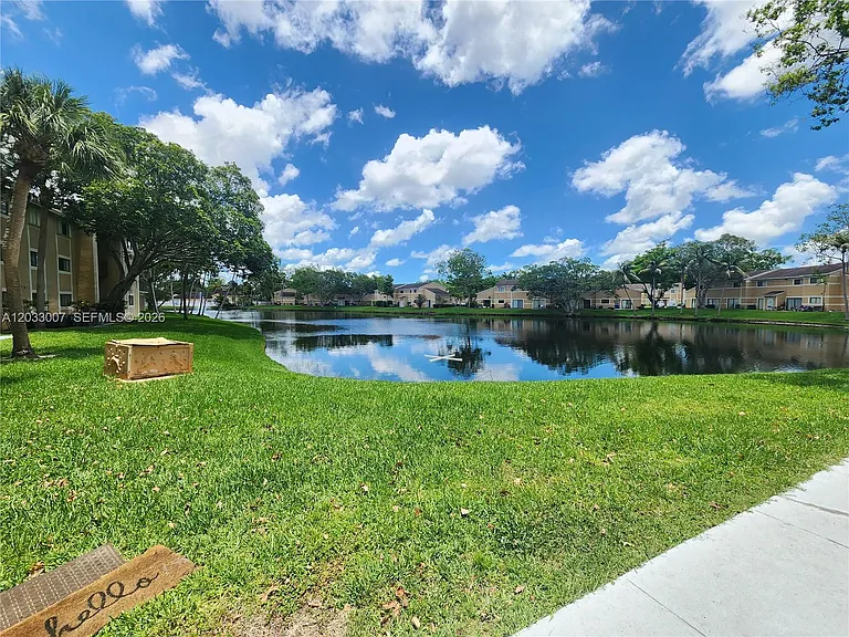 9491 Palm Cir S #205 — Photo 17
