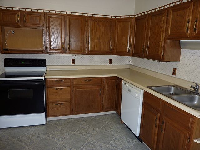 2nd image of 408 S 4th St