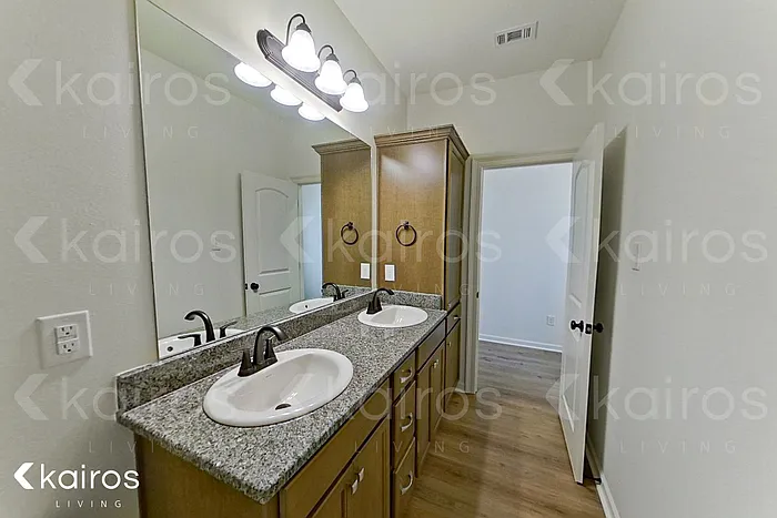 115 Teddy Ln — Photo 10
