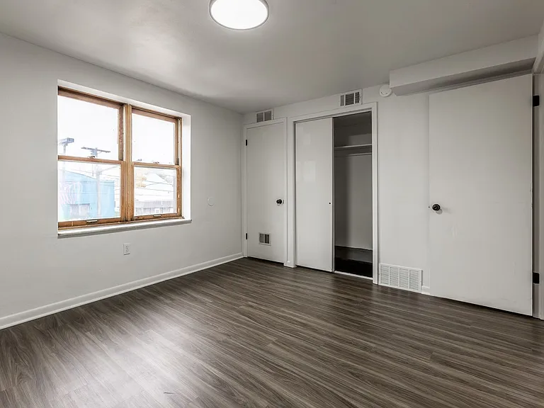 31 - 601 E Warrington — Photo 8