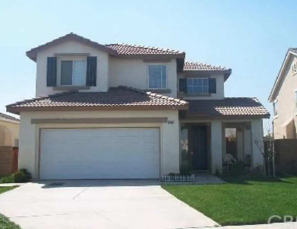 3 bed, 2.5 bath, 2309 sqft, $3,700 — Photo 1