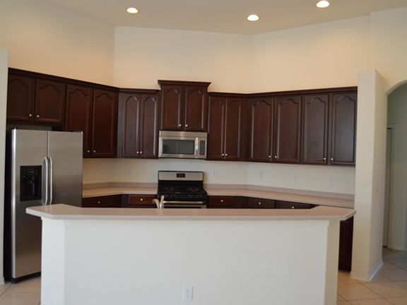 5th image of 909 Arista Blvd