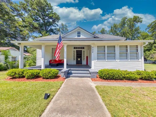 735 Greenwood St, Barnesville, GA 30204
