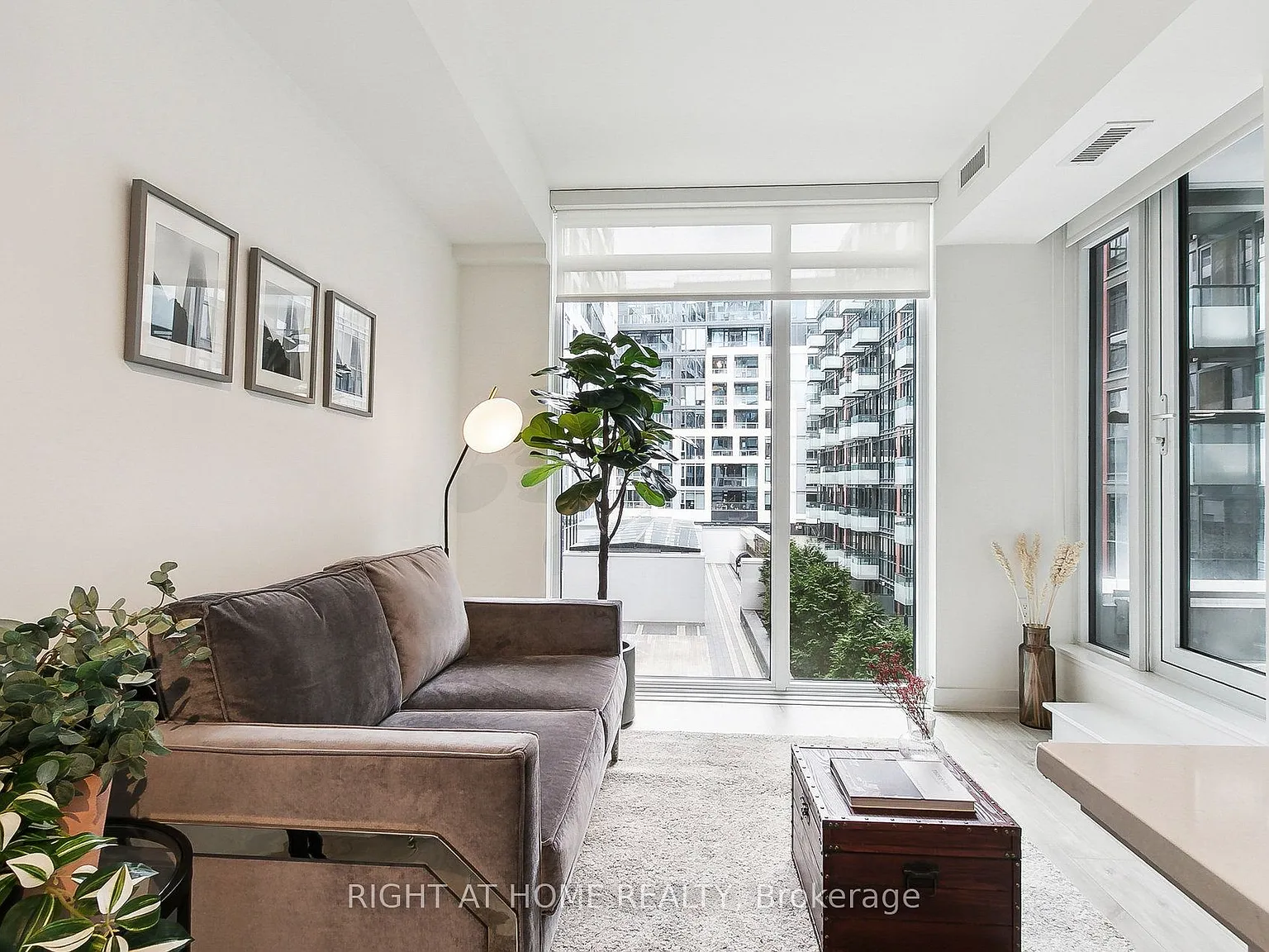 1 bed, $2,300 — Photo 4