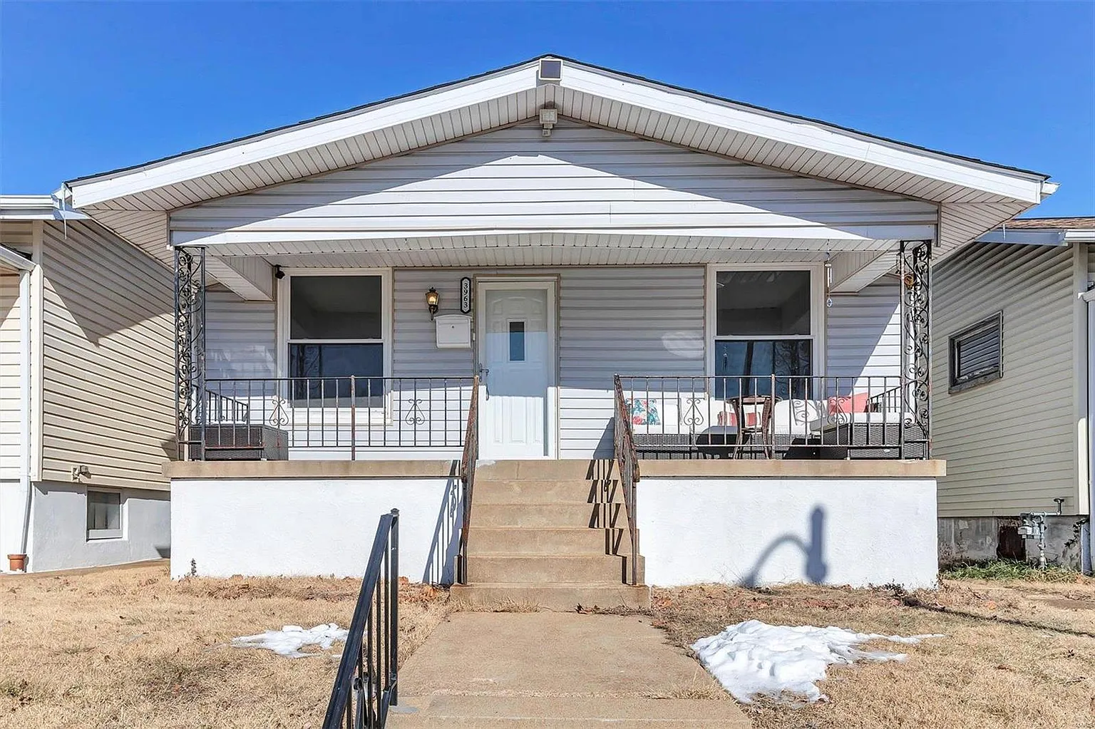 3963 Walsh St photo 1