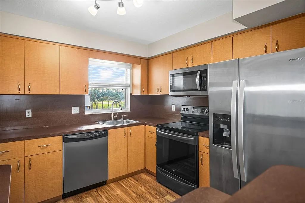 2 bed, 2.0 bath, 1000 sqft, $2,000 — Photo 4