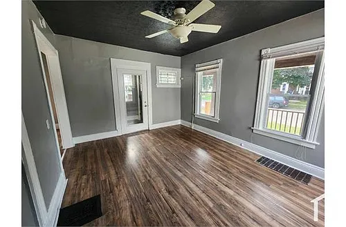 80 Parsells Ave Photo 1