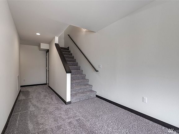 5th image of 3040 S 146th St