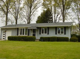 1383 Whitehall Dr, Mogadore, OH 44260