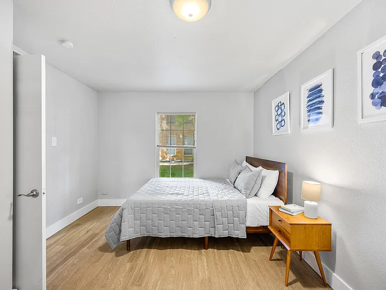 Eleven13 - Rent by the Room — Photo 9