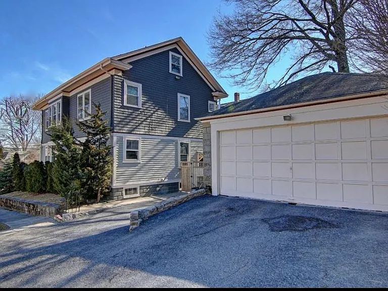 98 Lorimer Ave #2 — Photo 5