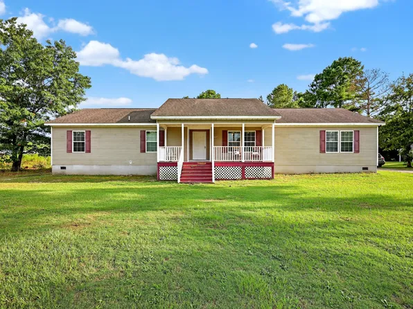 153 Raynor Sands Dr, Dunn, NC 28334