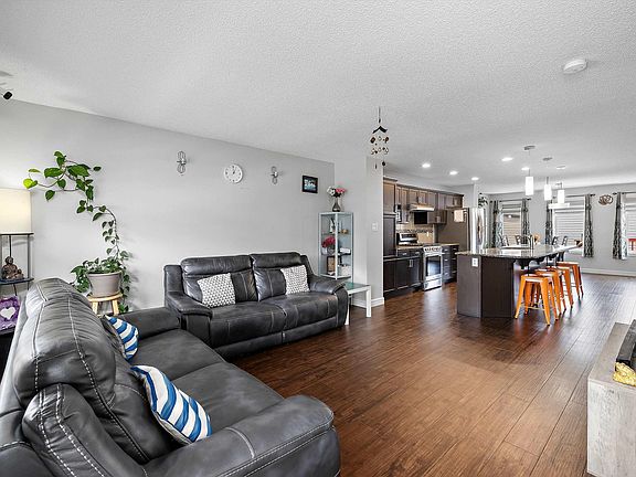 4th image of 1563 Tamarack Blvd NW