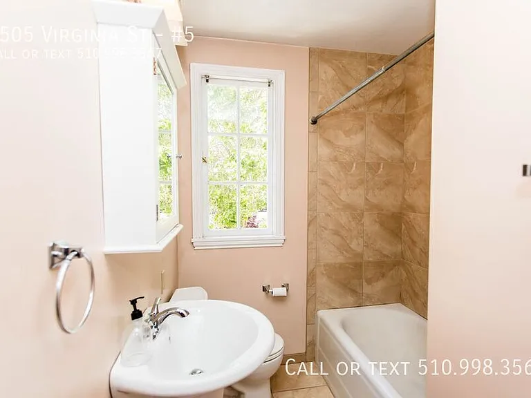 2505 Virginia St #5 — Photo 9