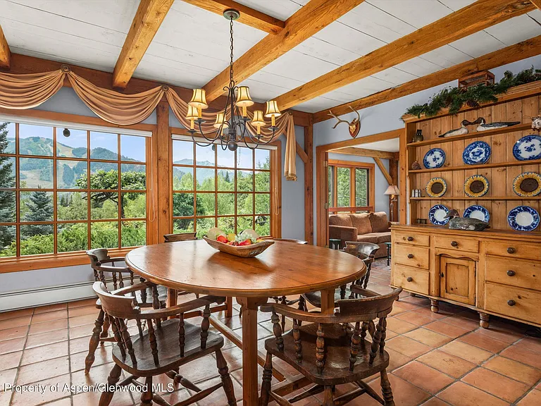 927 Red Mountain Rd — Photo 4