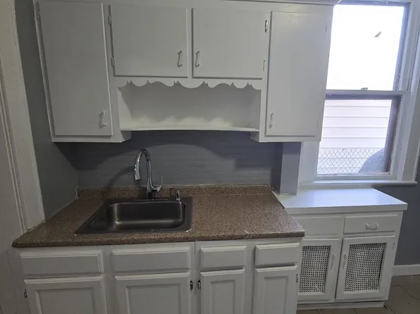 142 Wakeman Ave, Newark, NJ 07104