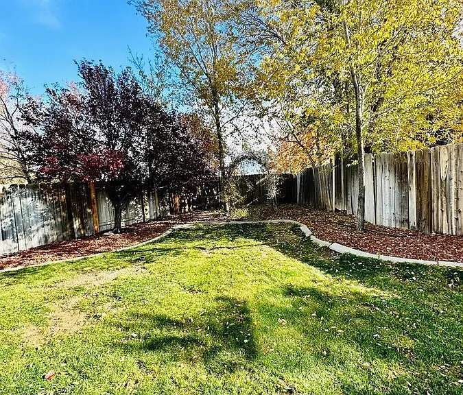 1160 Forest Knoll Ct — Photo 25