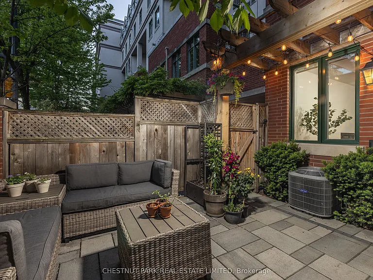 500 Richmond St W #101 — Photo 31