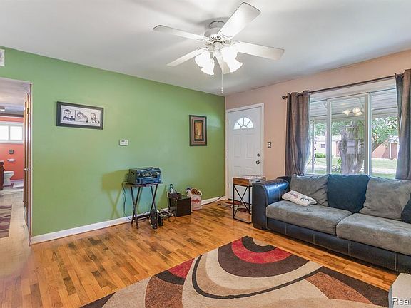 4th image of 4468 Woodbriar Dr
