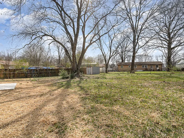 122 Brookside Dr — Photo 24