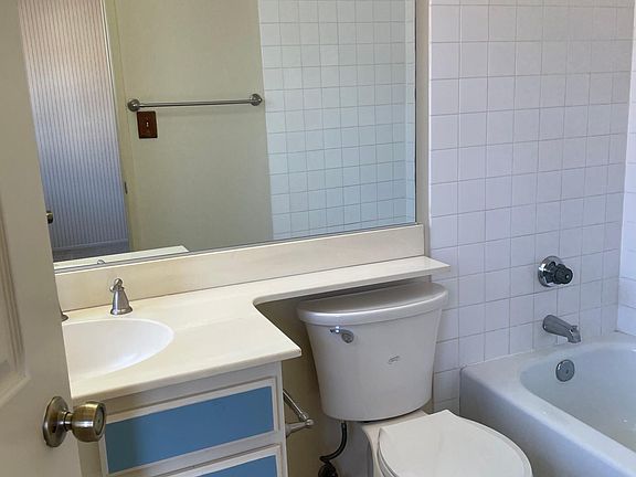 4th image of 2931 Plaza Del Amo Unit 51