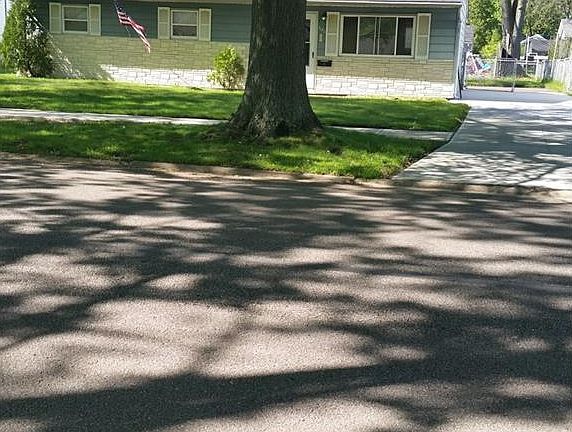 4th image of 840 Case Ave
