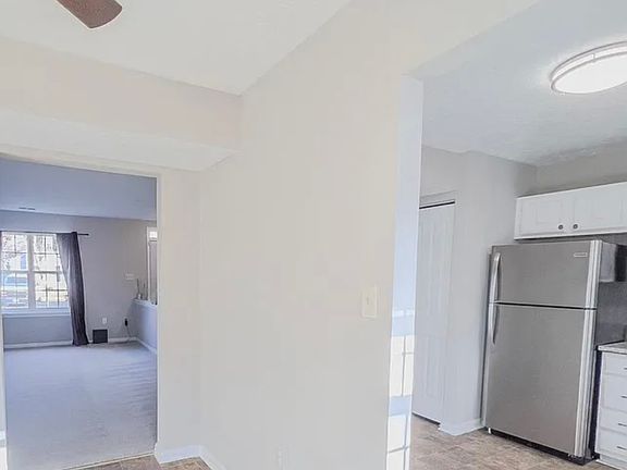 3rd image of 14 Meadowside Ct