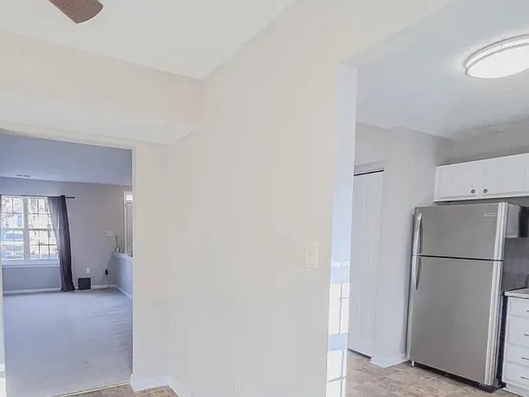 14 Meadowside Ct — Photo 3