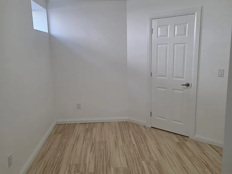 211 Cochrane Rd #BASEMENT — Photo 6