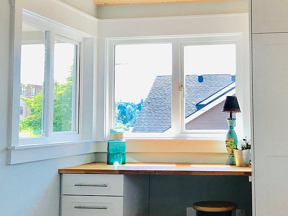 Kitchen Nook/Built In Desk